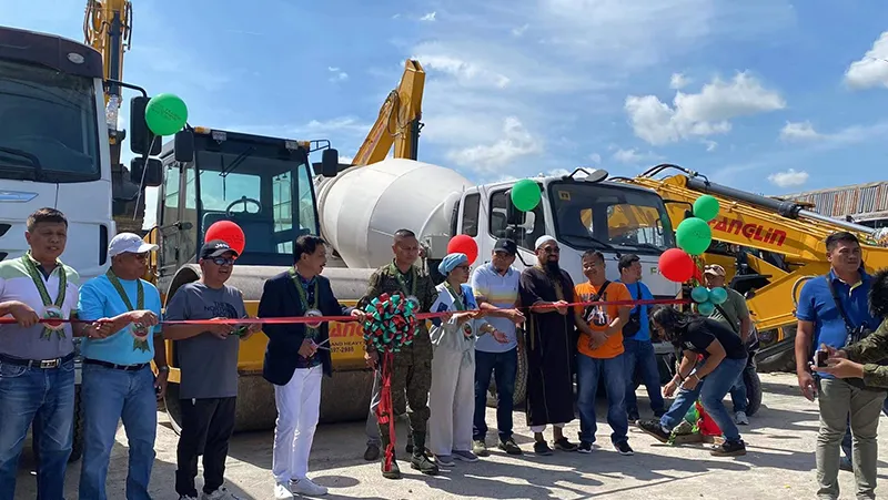 حزمة معدات ثقيلة لمشروع طرق سريعة استراتيجي في غرب أفريقيا