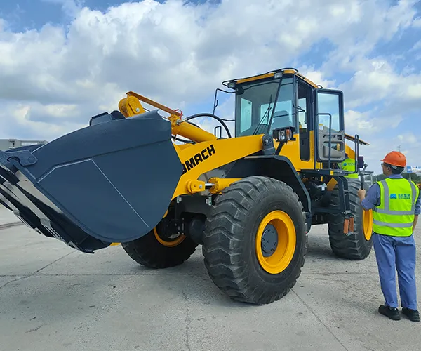 الخدمات والدعم الفني