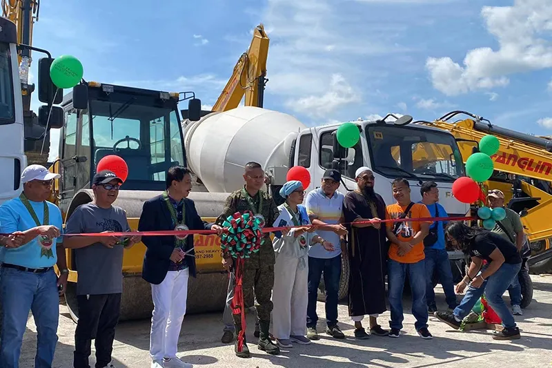 حزمة معدات ثقيلة لمشروع طرق سريعة استراتيجي في غرب أفريقيا