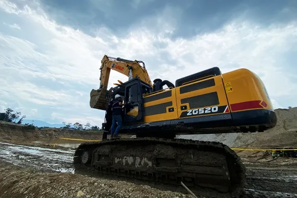 حفارات مجنزرة عالية الأداء