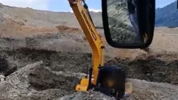 حفار مجنزر أثناء التشغيل (بوكلين جنزير)، سلسلة ZG385