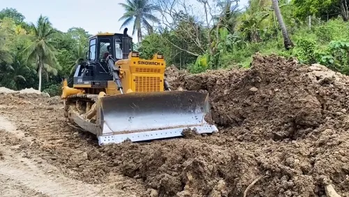 بلدوزر مجنزر هيدروليكي (جرافة جنزيرة)، سلسلة YD220