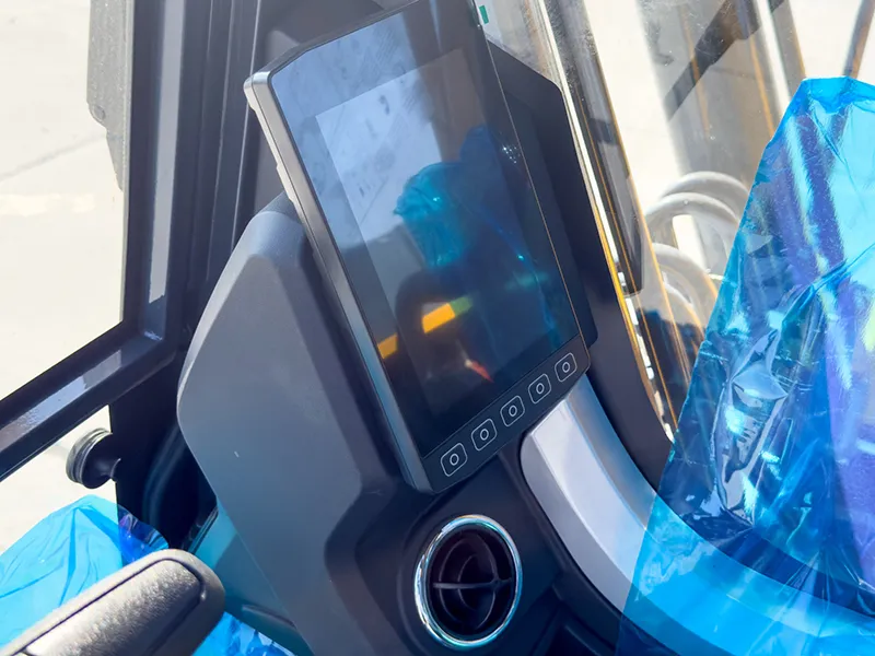 حفار مجنزر (قوة لا تعرف الحدود)، ZG220N