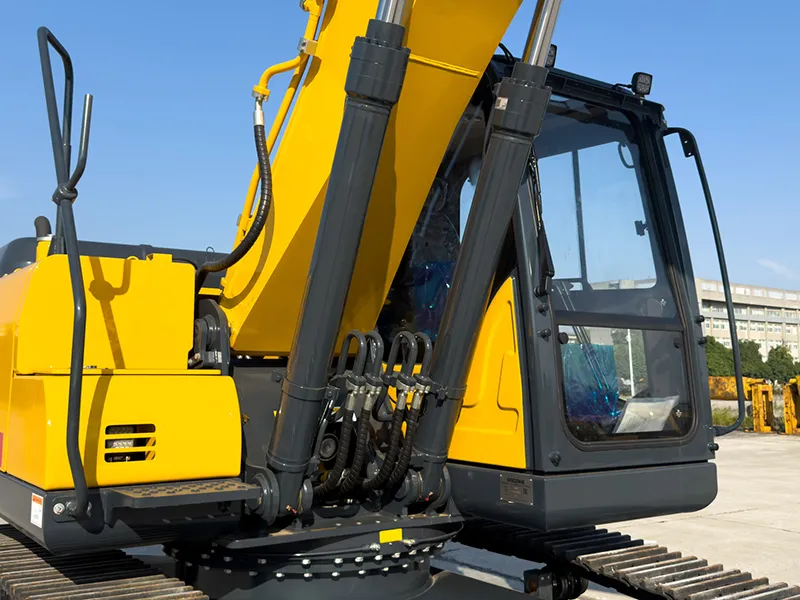 حفار مجنزر (قوة لا تعرف الحدود)، ZG220N