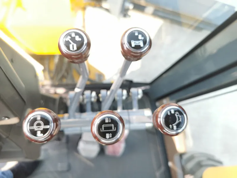 جريدر ممهدة، PY240H