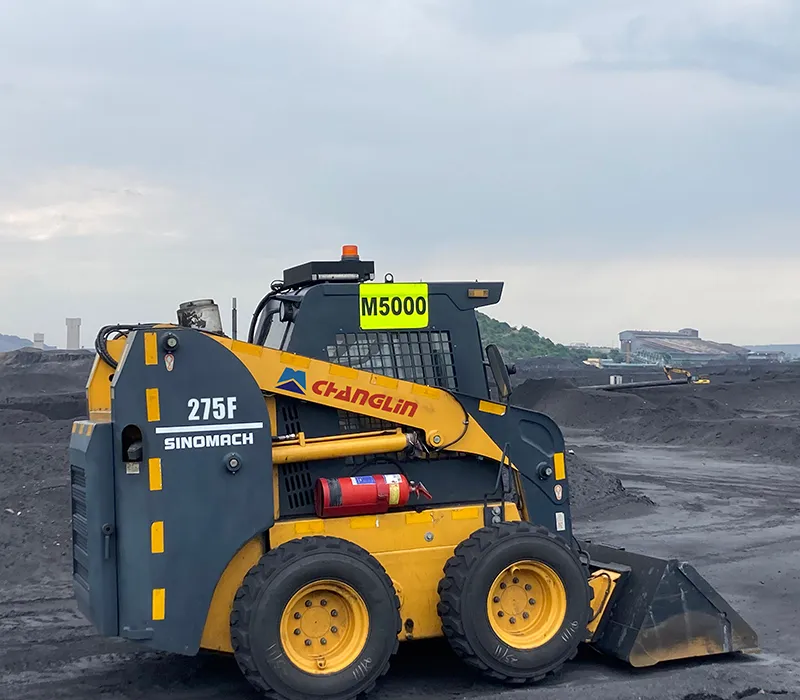 لودر انزلاقي بعجلات، 275F