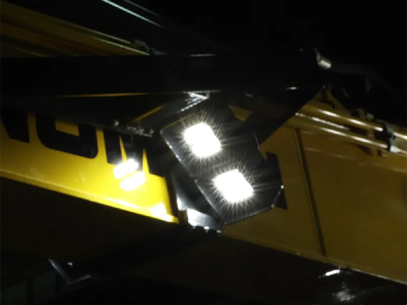 حفار مجنزر متطور لتحميل الأخشاب، ZG135CF