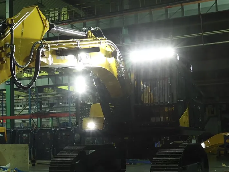 حفار مجنزر متطور لتحميل الأخشاب، ZG135CF