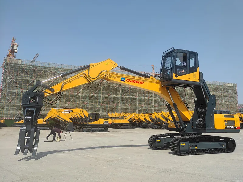 حفار مجنزر مع ملقط لمناولة المواد بكفاءة، ZG210H