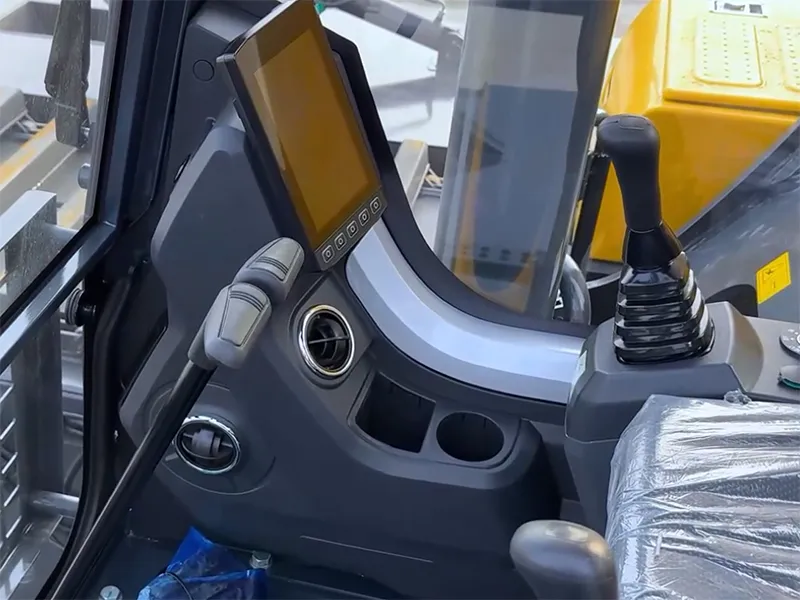 حفّار برمائي مجنزر للبيئات الطينية والمائية، ZG330D